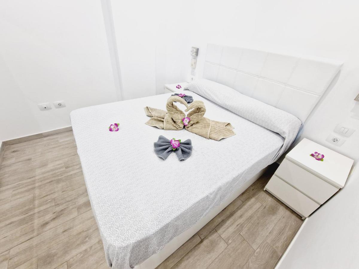 Luxury San Marino Apartment & Pool View Los Cristianos  Exterior foto